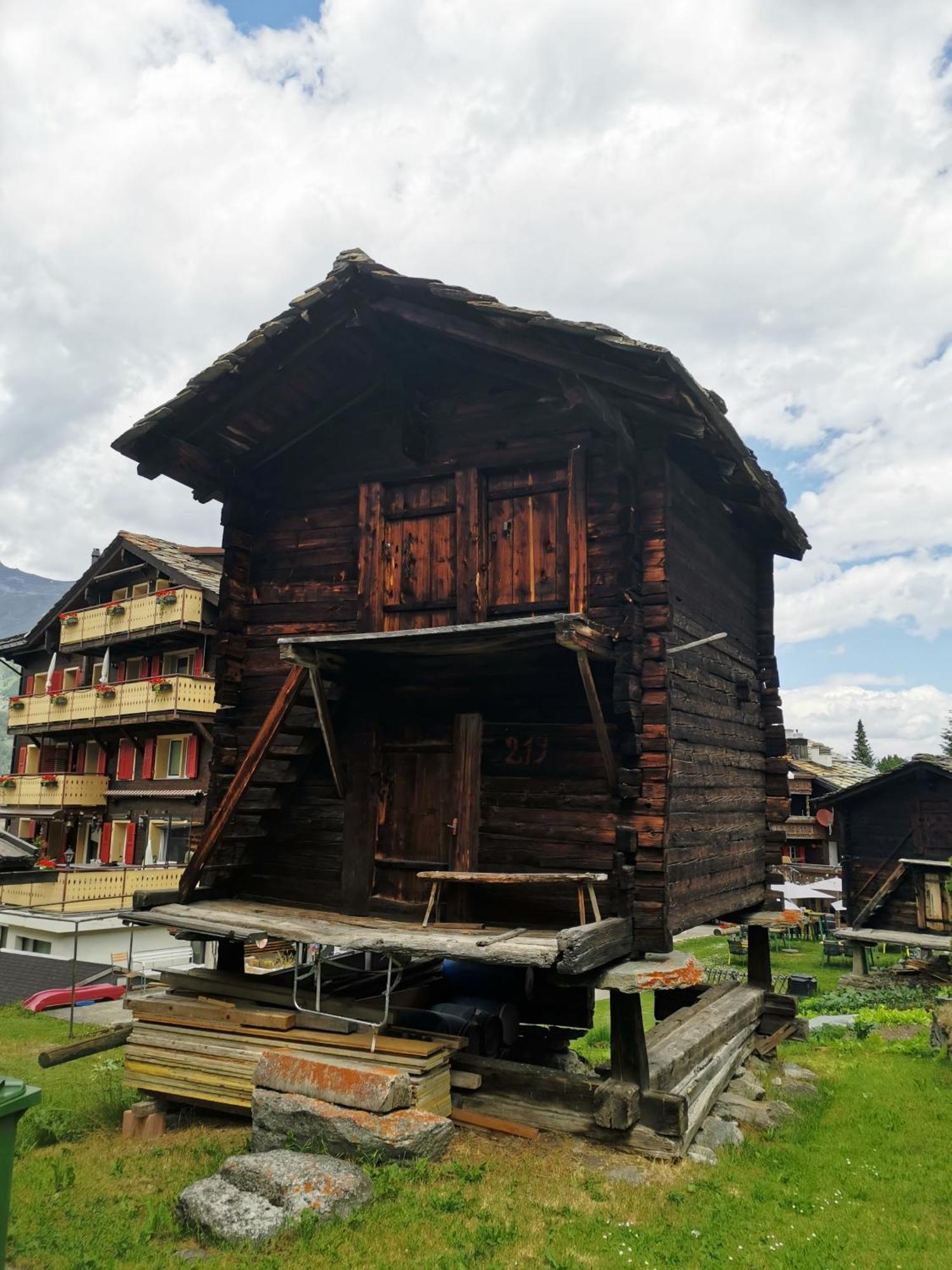Hotel Alpina Grächen Kültér fotó