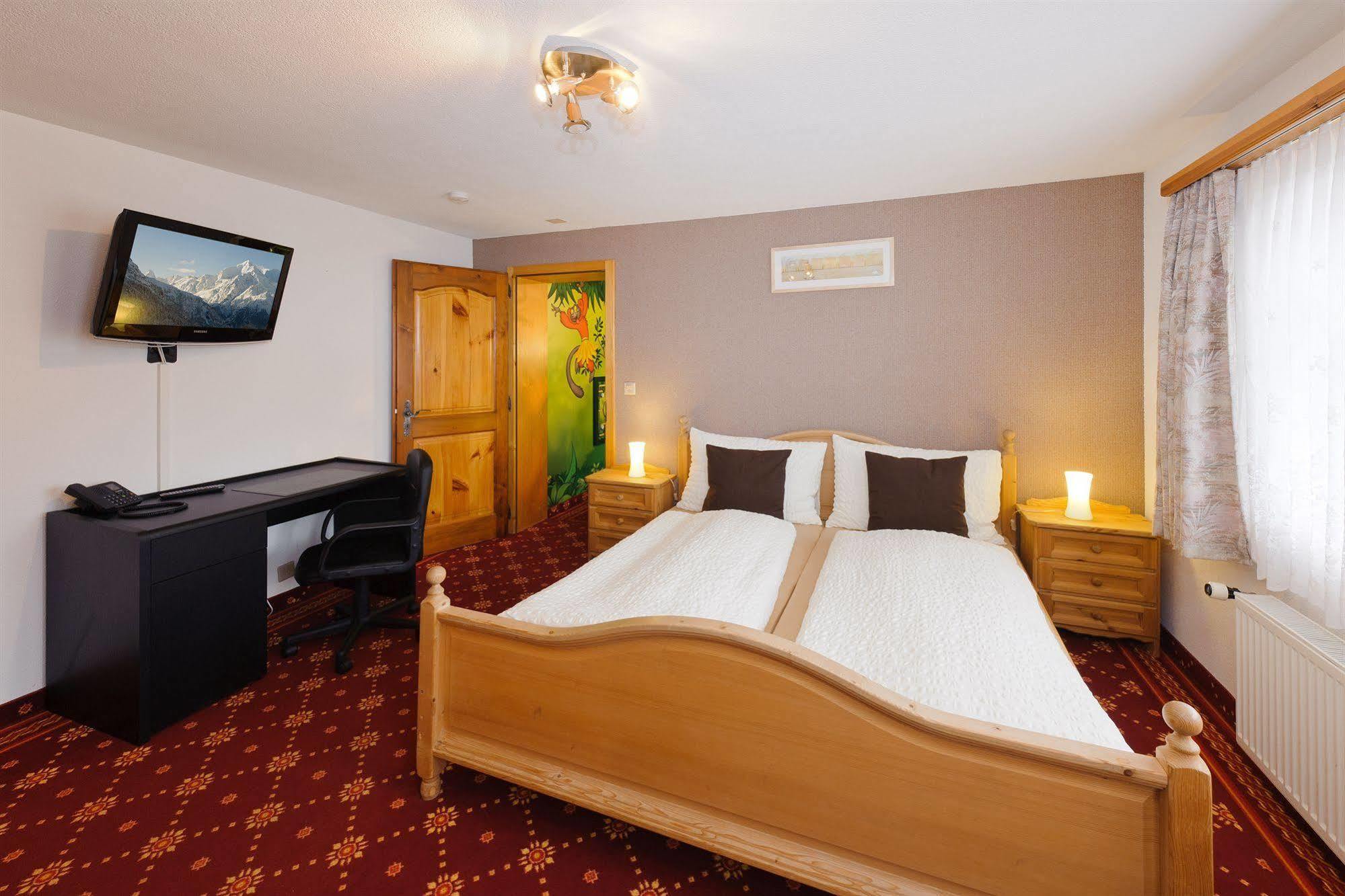 Hotel Alpina Grächen Kültér fotó
