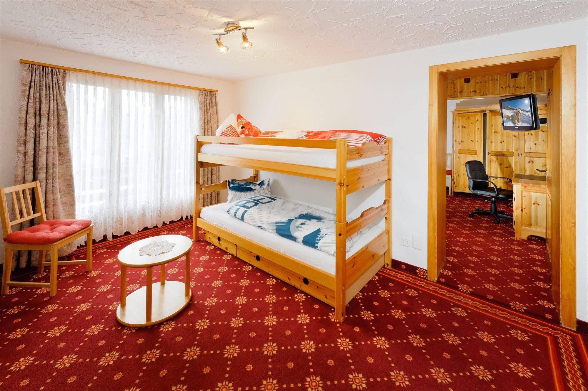 Hotel Alpina Grächen Kültér fotó