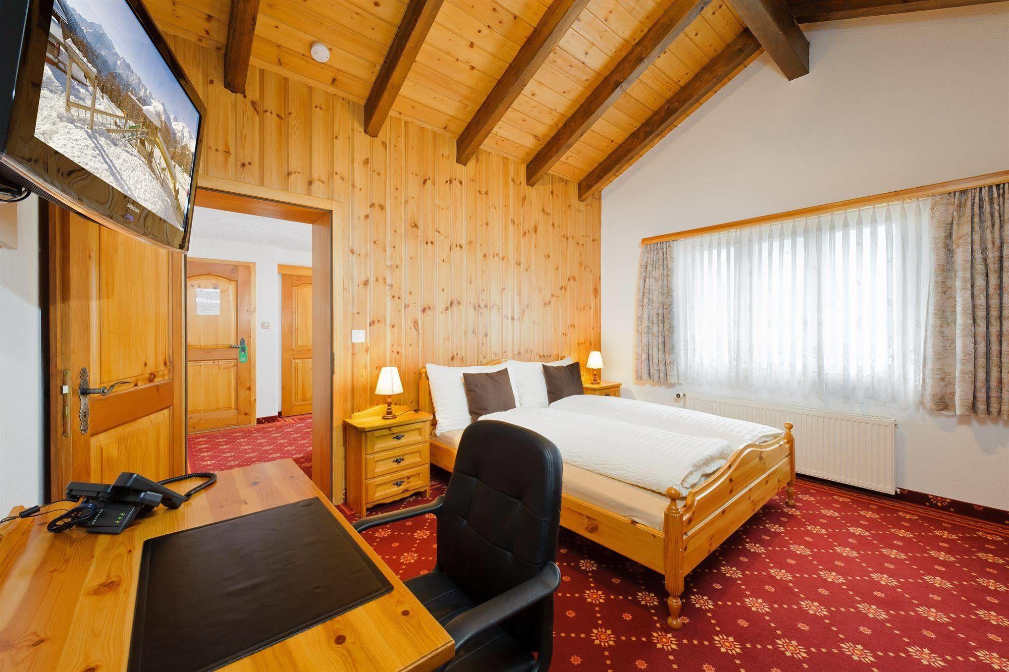 Hotel Alpina Grächen Kültér fotó